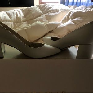 Cream block-heeled pump by Marc Fisher